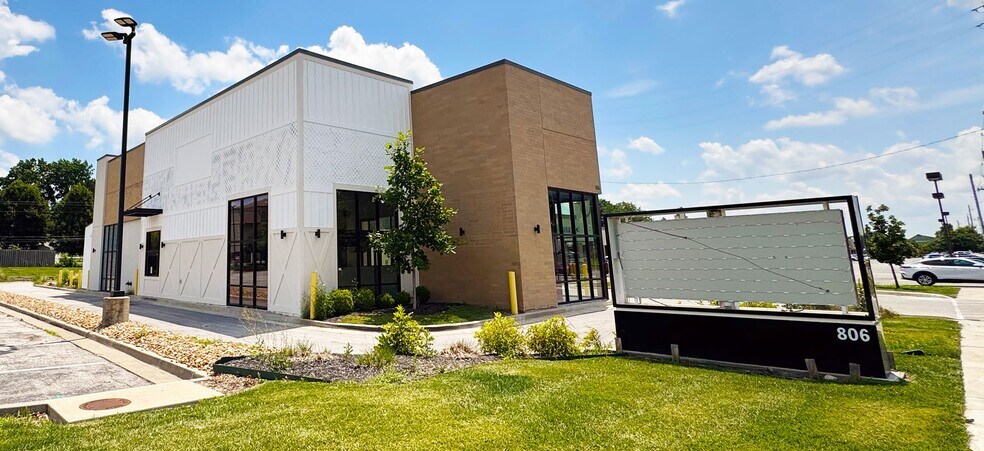 806 N 7 Hwy, Blue Springs, MO à louer - Photo de l’immeuble – Image 2 sur 5
