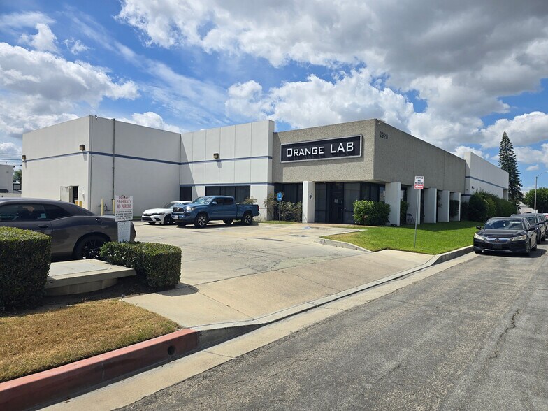 2920 E Ricker Way, Anaheim, CA à vendre - Photo de l’immeuble – Image 3 sur 15
