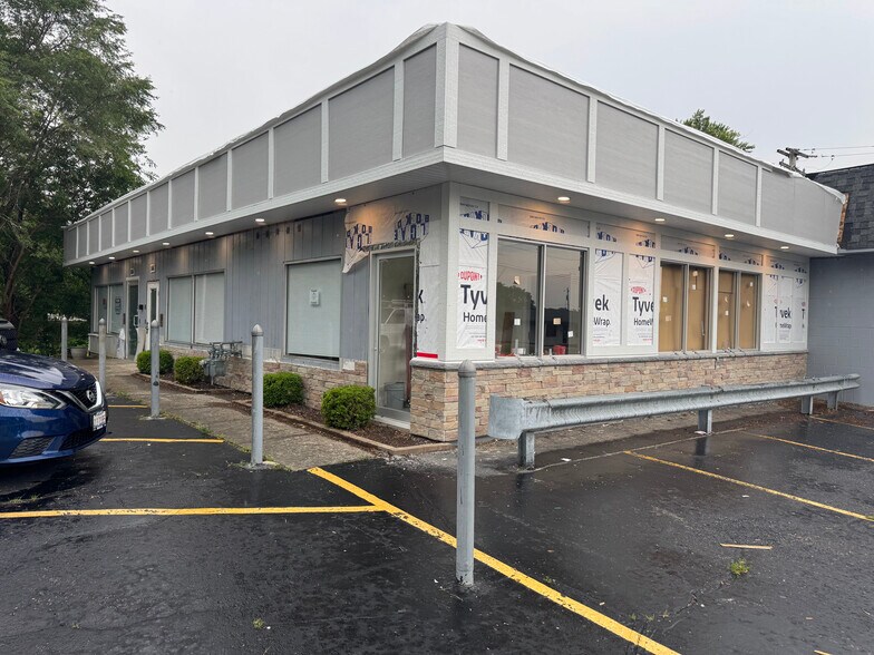 164-166 N Gilbert St, South Elgin, IL à louer - Photo de l’immeuble – Image 2 sur 10