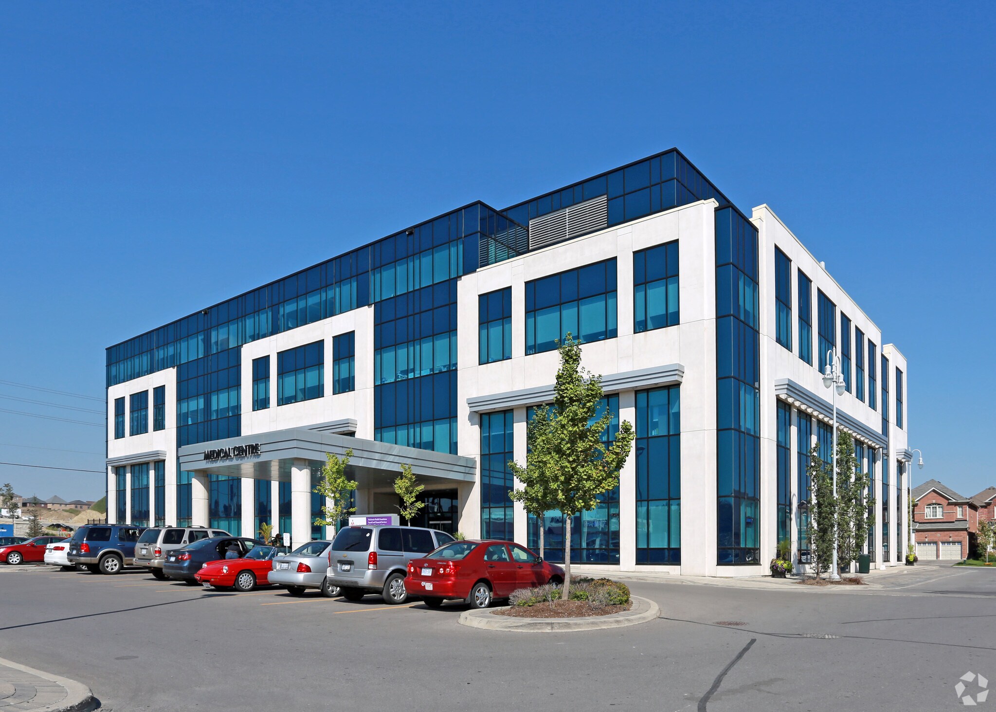 955 Major Mackenzie Dr W, Vaughan, ON à louer Photo principale– Image 1 sur 6