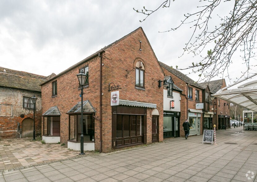 2 Gurneys Ln, Droitwich à louer - Photo principale – Image 1 sur 10