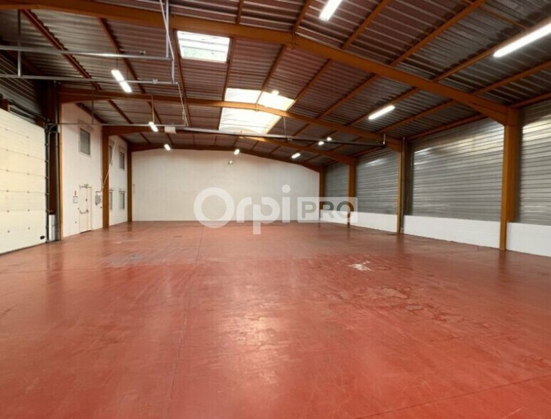 14 Rue André Sentuc, Vénissieux à louer - Photo de l’immeuble – Image 3 sur 9