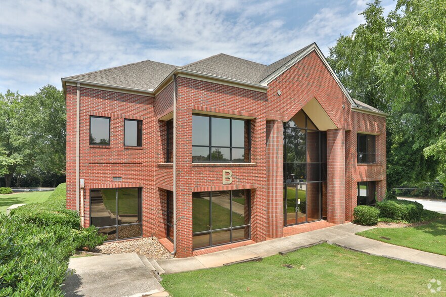 330 Pelham Rd, Greenville, SC à louer - Photo principale – Image 1 sur 10
