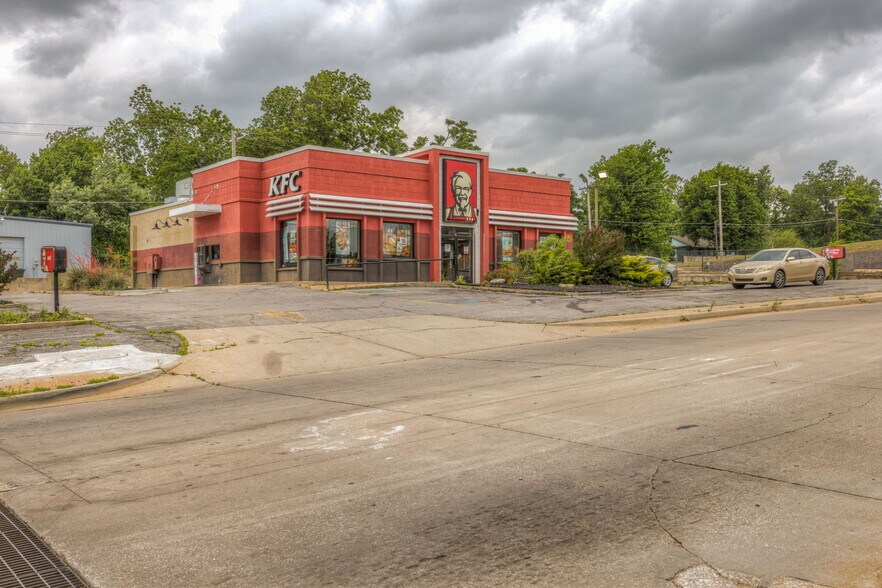 206 N Wilson Ave, Sand Springs, OK à vendre - Photo de l’immeuble – Image 3 sur 7