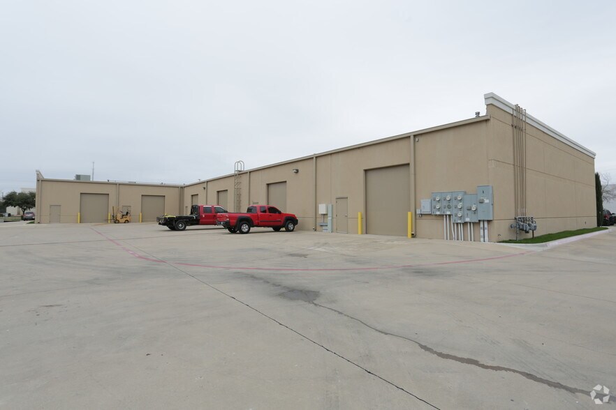 961 Avenue N, Plano, TX à louer - Photo de l’immeuble – Image 3 sur 7
