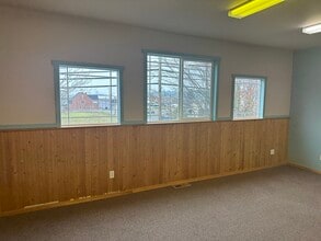 117 N 8th St, Shelton, WA à louer Photo intérieure– Image 2 sur 6