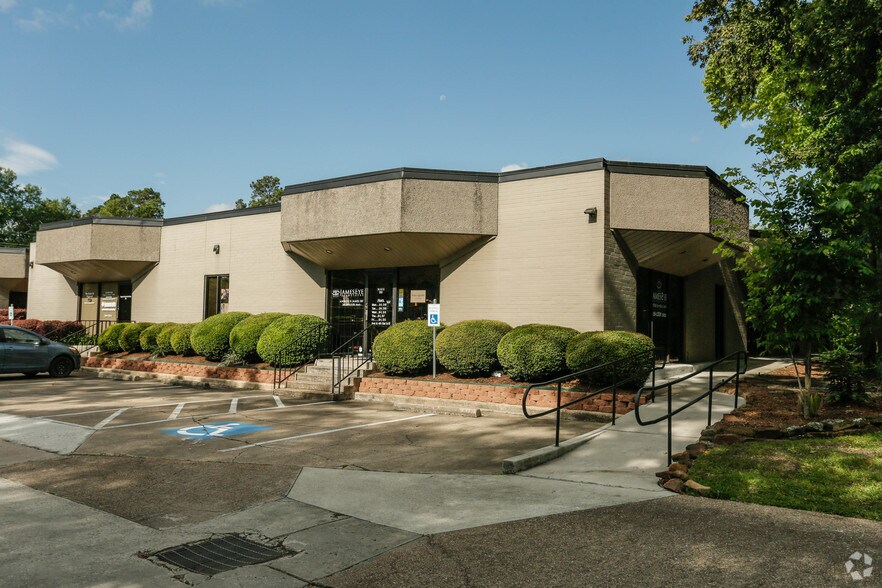 1110 Kingwood Dr, Kingwood, TX à louer - Photo principale – Image 2 sur 27