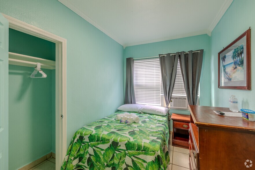 508 W 1st Ave, Hialeah, FL à vendre - Photo intérieure – Image 3 sur 18