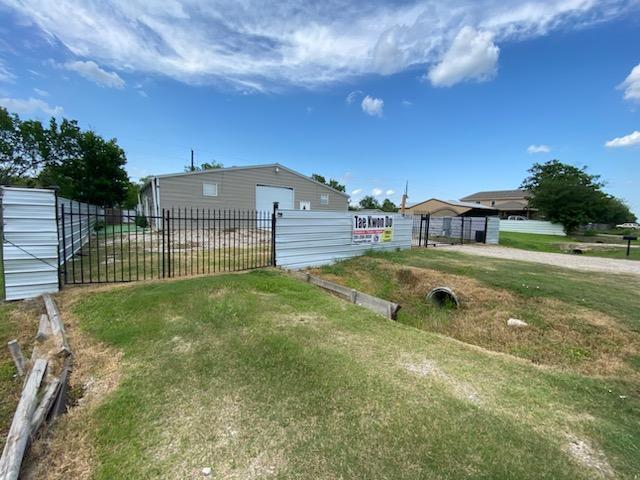 2213 Ellis Dr, Rosharon, TX à louer - Photo de l’immeuble – Image 2 sur 18
