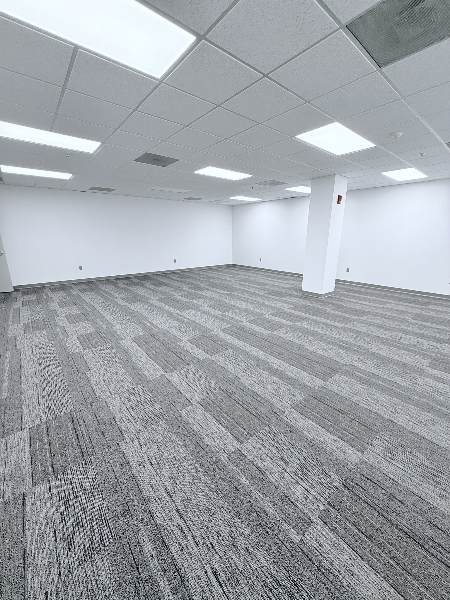 4406 W Linebaugh Ave, Tampa, FL à louer Photo intérieure– Image 1 sur 5