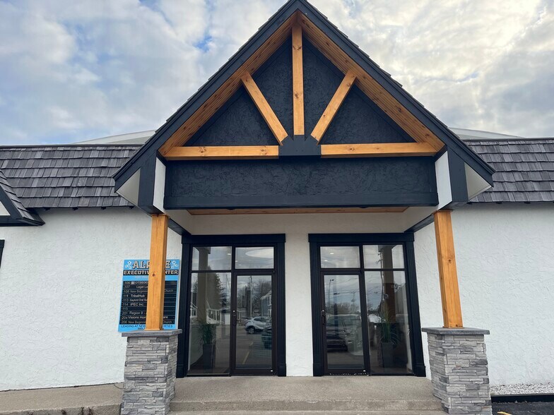 400 W Main St, Gaylord, MI à louer - Photo de l’immeuble – Image 3 sur 7