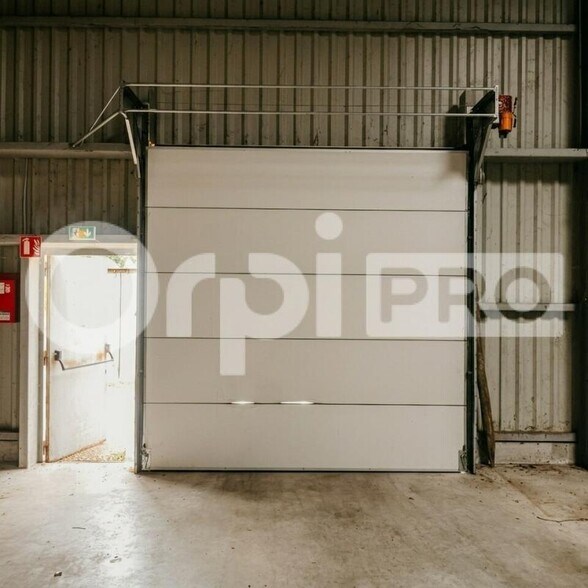 Industriel/Logistique dans Lugny à vendre - Photo intérieure – Image 2 sur 10