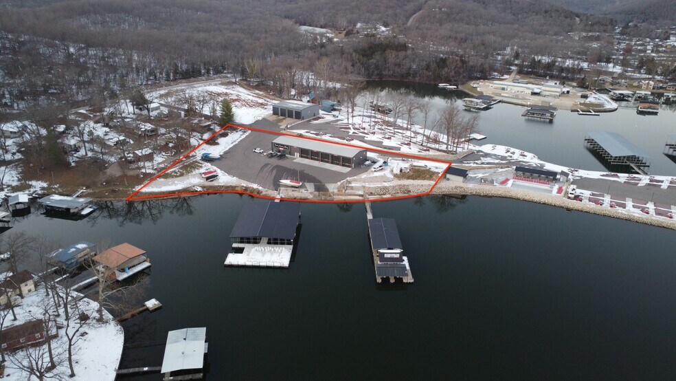 27 Lighthouse Marina Rd, Sunrise Beach, MO à vendre - Aérien – Image 2 sur 60
