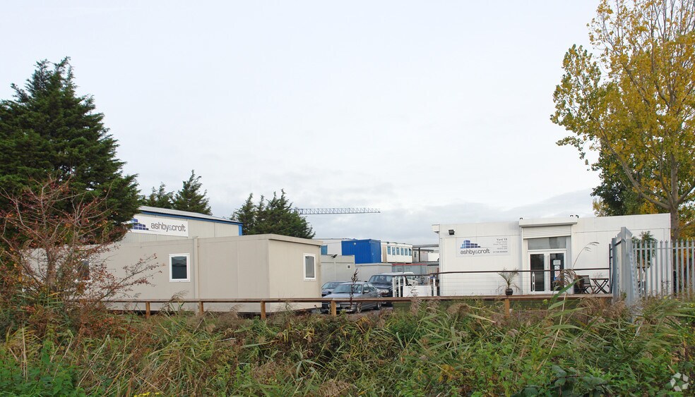 Oliver Clos, Grays à louer - Photo de l’immeuble – Image 3 sur 4