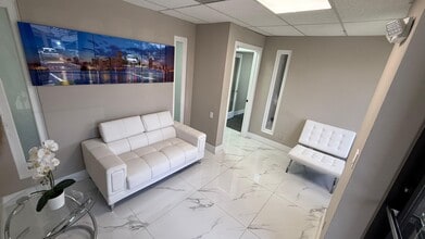 13790-13798 NW 4th St, Sunrise, FL à louer Photo intérieure– Image 1 sur 7