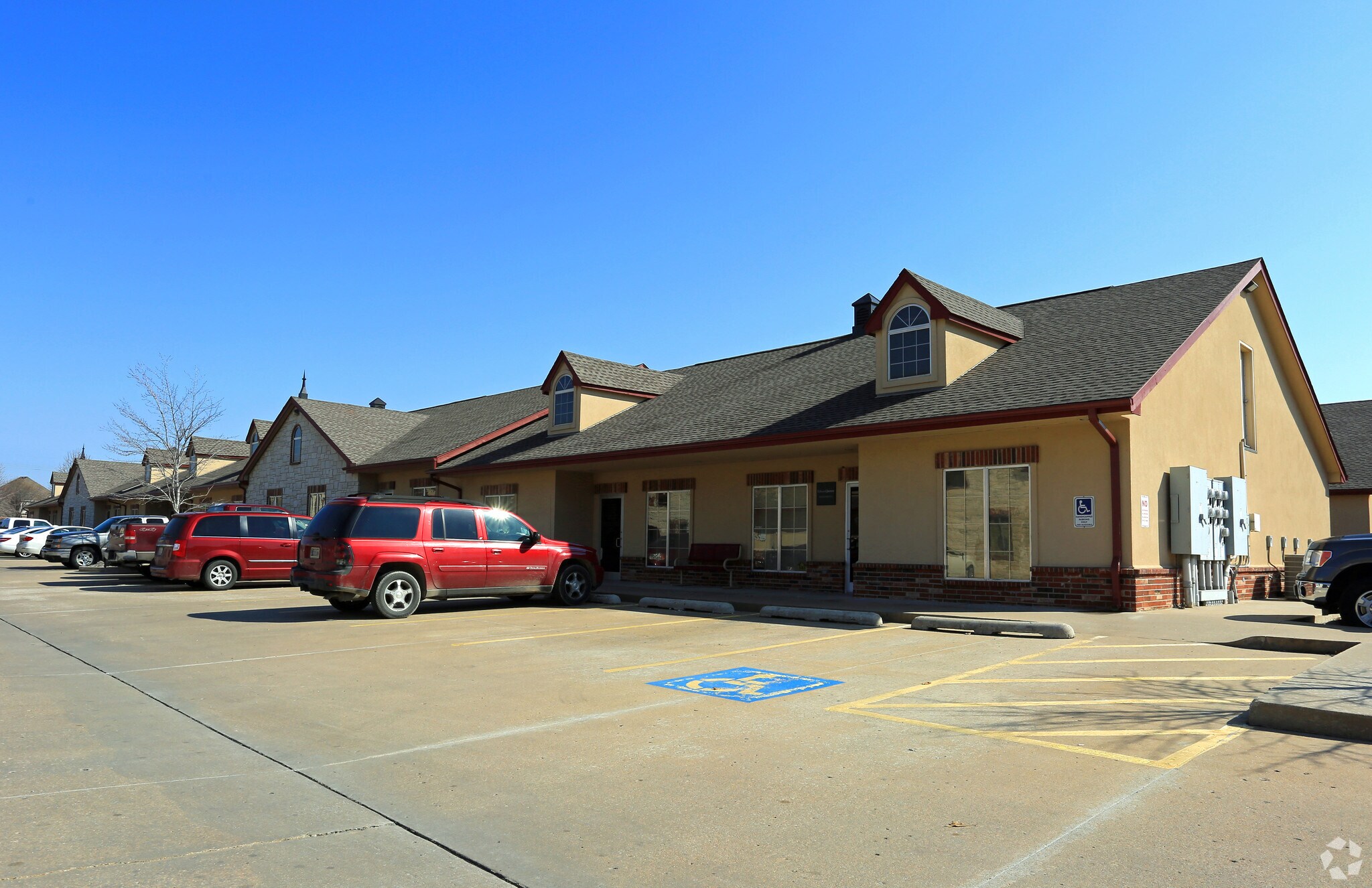8556 E 101st St, Tulsa, OK à louer Photo principale– Image 1 sur 8