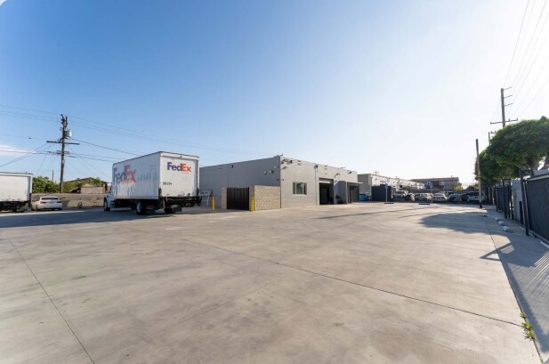 1322 W Compton Blvd, Compton, CA à vendre - Photo de l’immeuble – Image 2 sur 11