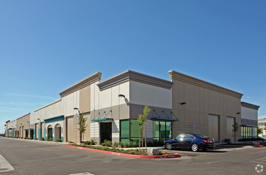 8417 Washington Blvd, Roseville, CA à vendre - Photo de l’immeuble – Image 2 sur 27