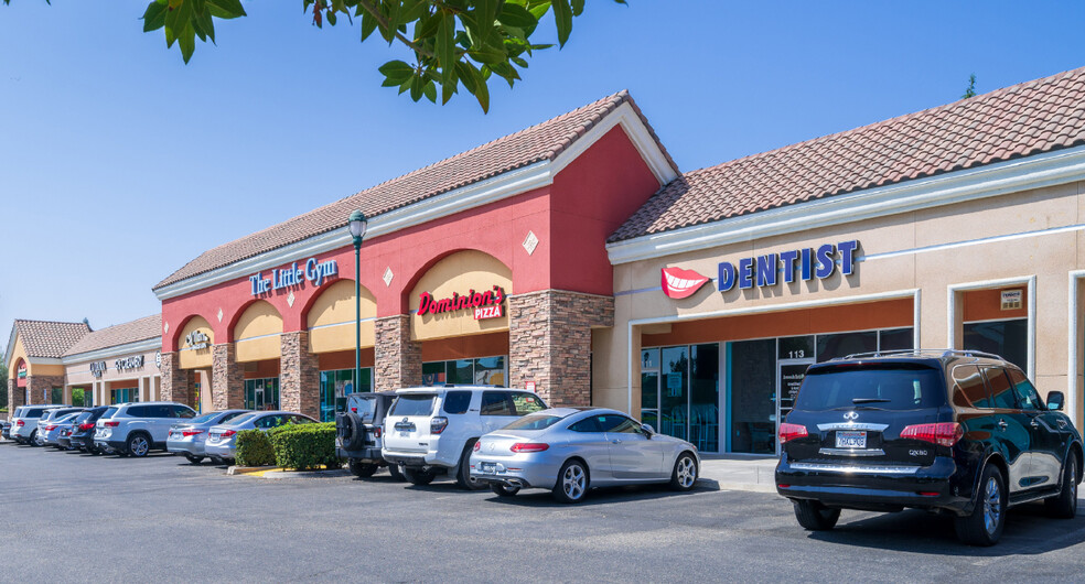 9505-9525 N Sommerville Dr, Fresno, CA à louer - Photo de l’immeuble – Image 2 sur 2