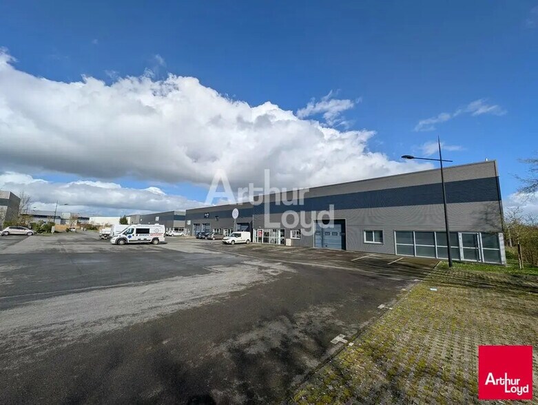 Local d'activités dans Pacé à vendre - Photo de l’immeuble – Image 1 sur 6
