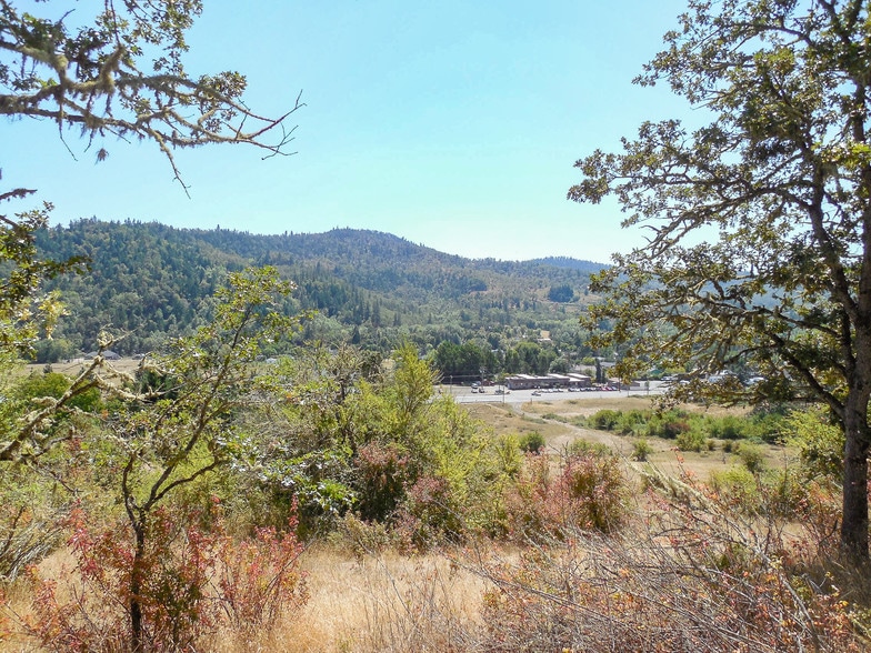 0 N Umpqua Hwy, Roseburg, OR à vendre - Photo de l’immeuble – Image 2 sur 20