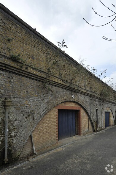 Grove Green Rd, Londres à louer - Photo de l’immeuble – Image 3 sur 4