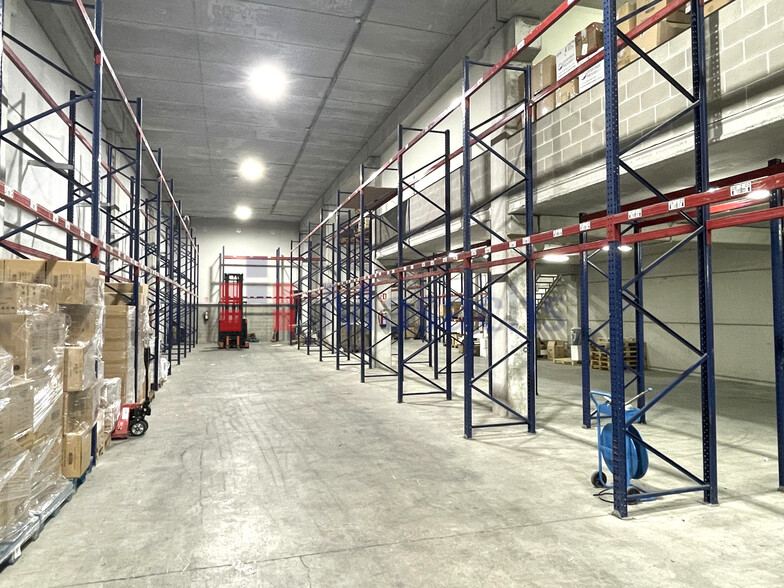 Industriel/Logistique dans Terrassa, Barcelona à louer - Photo de l’immeuble – Image 1 sur 6