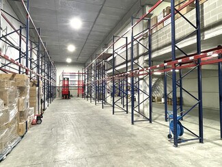 Plus de détails pour Industriel/Logistique à louer
