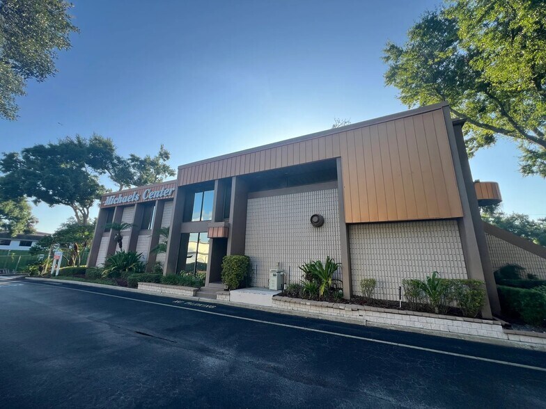 7815 N Dale Mabry Hwy, Tampa, FL à louer - Photo de l’immeuble – Image 2 sur 10