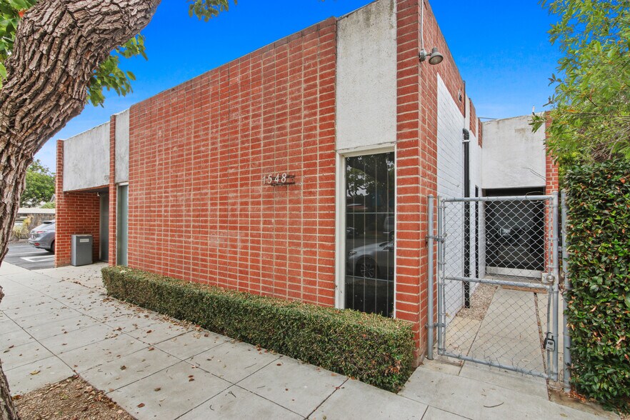 1548-1550 18th St, Santa Monica, CA à vendre - Photo de l’immeuble – Image 1 sur 10