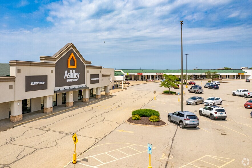8801-8903 N Knoxville Ave, Peoria, IL à louer - Photo de l’immeuble – Image 2 sur 5