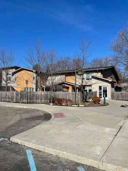 2370 Walton Blvd, Rochester Hills, MI à louer - Photo de l’immeuble – Image 2 sur 17