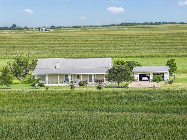 18108 Werchan Ln, Coupland, TX à vendre - Photo de l’immeuble – Image 3 sur 34
