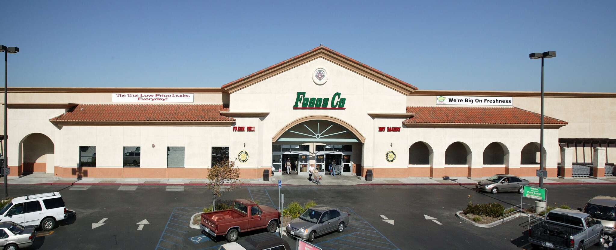 525-663 W Central Ave, Lompoc, CA à louer Photo principale– Image 1 sur 9