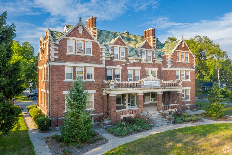 541 W Wooster St, Bowling Green, OH à louer - Photo de l’immeuble – Image 1 sur 6
