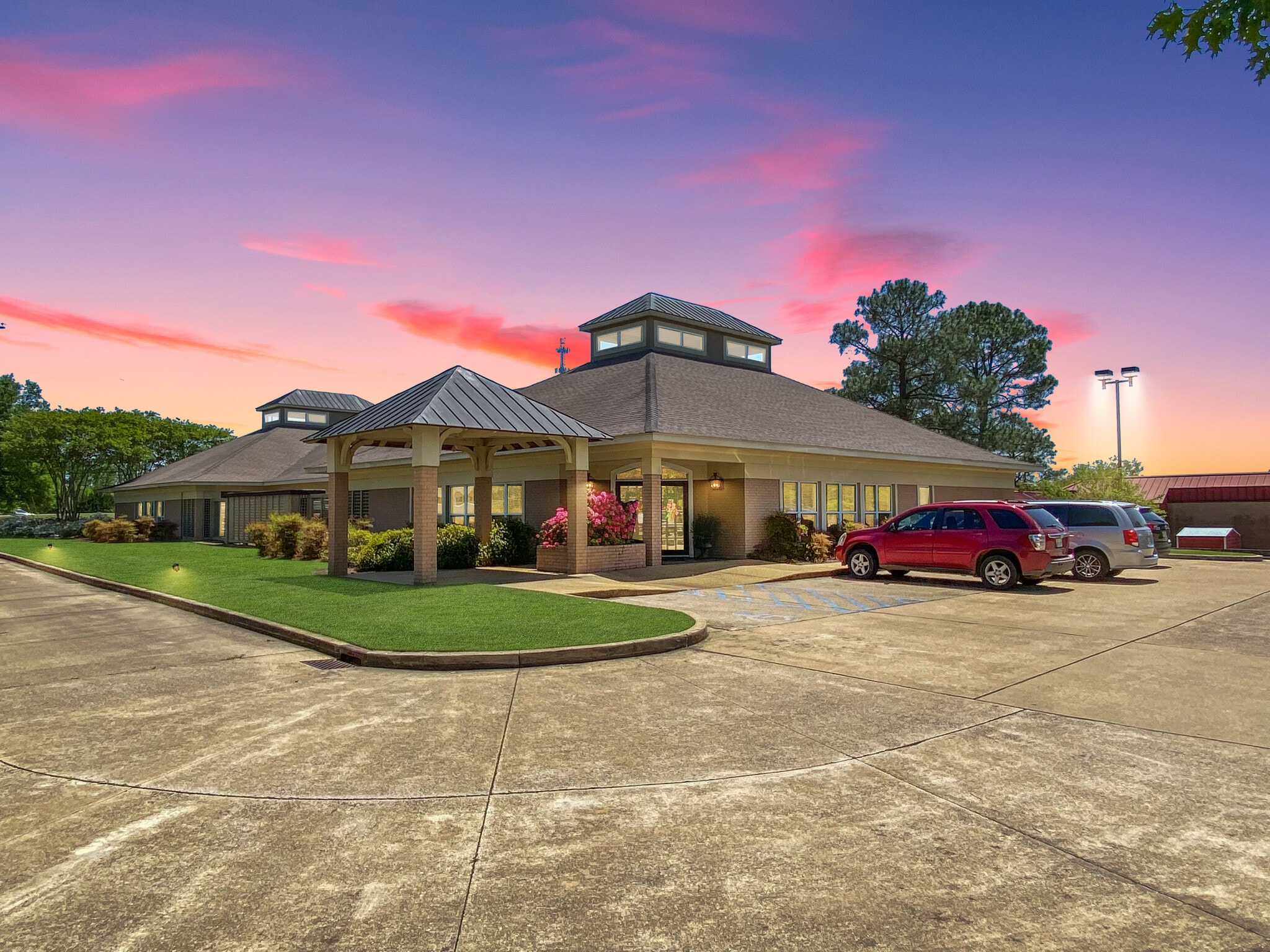 1043 S Madison St, Tupelo, MS à vendre Photo principale– Image 1 sur 2