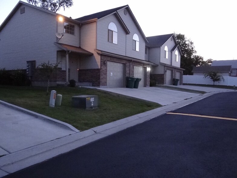 930 S 550 E, Clearfield, UT à vendre - Photo principale – Image 1 sur 44