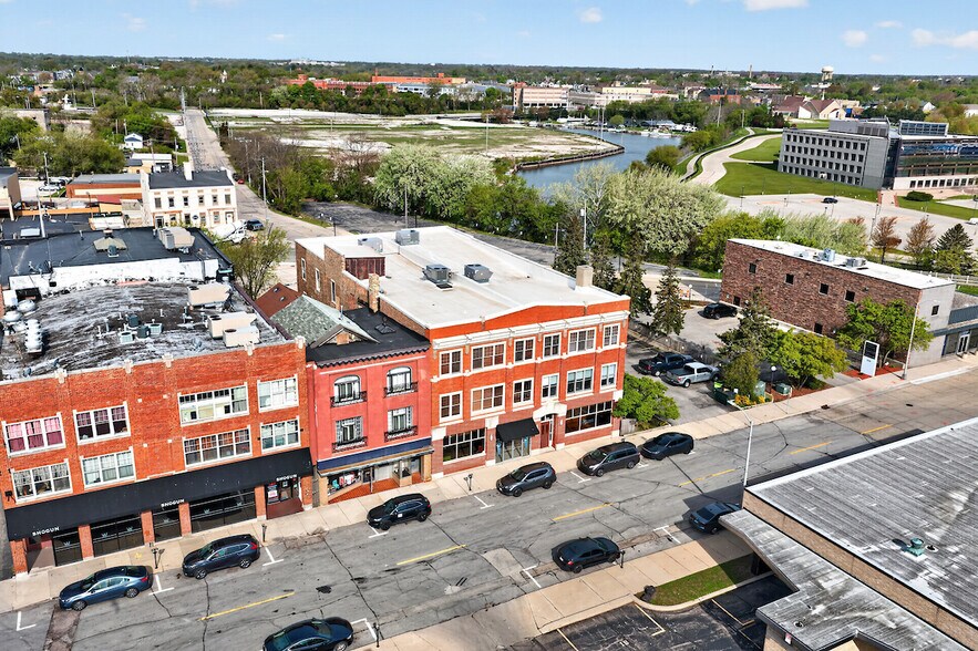 510 College Ave, Racine, WI à vendre - Photo de l’immeuble – Image 3 sur 91
