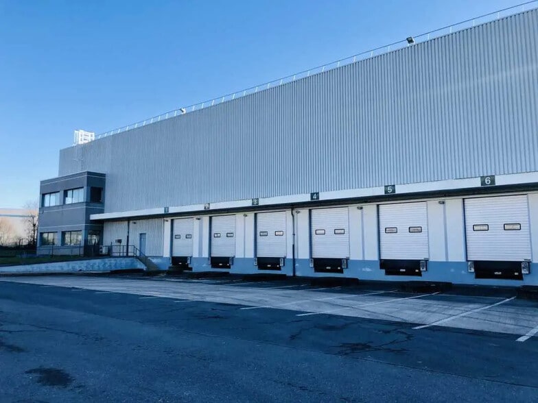 À 14 Rue Jean Mermoz, Compans à louer - Photo de l’immeuble – Image 1 sur 9
