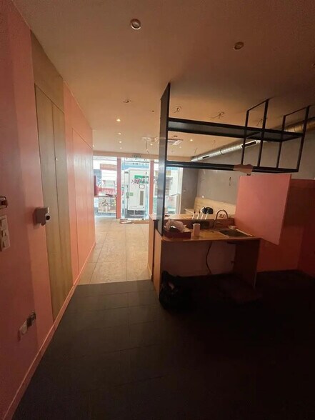 Local commercial dans Paris à louer - Photo de l’immeuble – Image 3 sur 7
