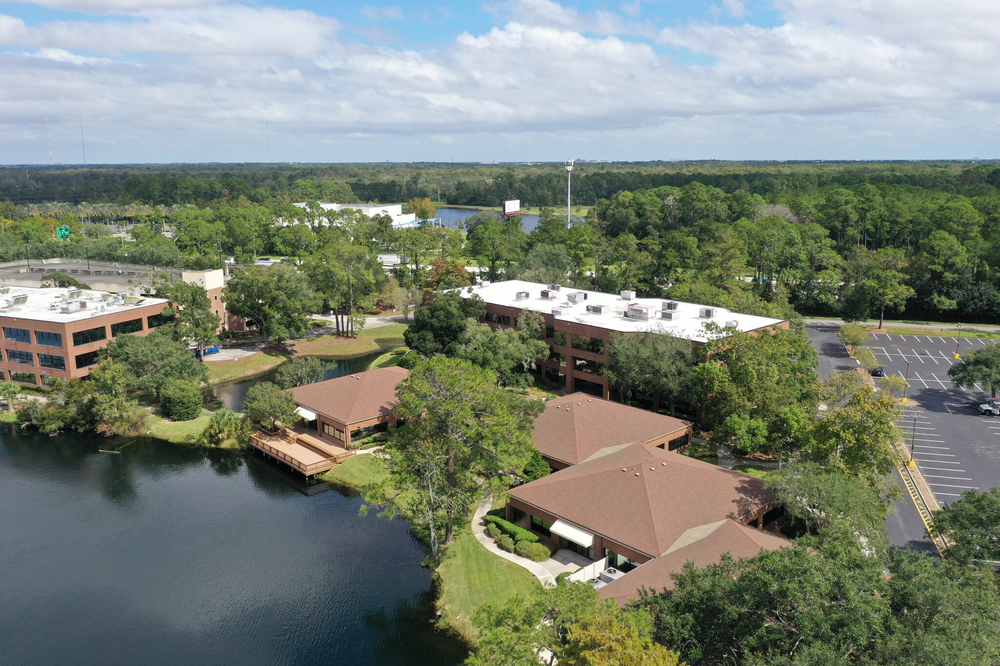 8665 Baypine Rd, Jacksonville, FL à louer Photo principale– Image 1 sur 17