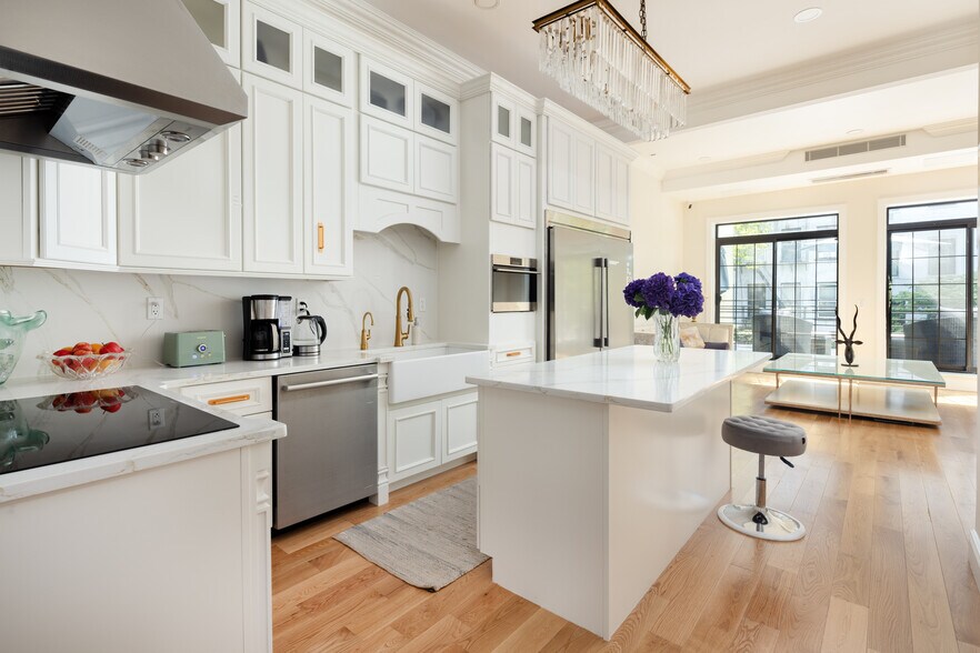 450 W 44th St, New York, NY à vendre - Photo intérieure – Image 3 sur 20