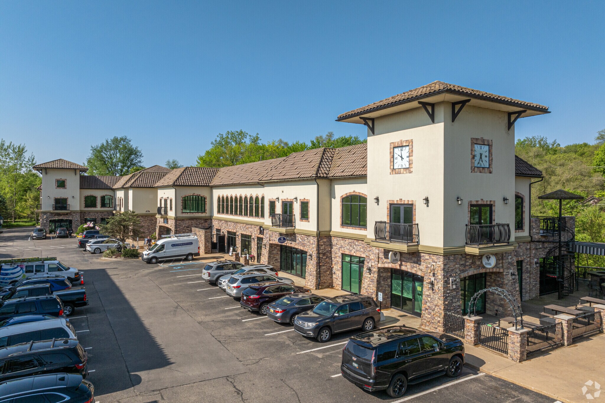 8 E Bridge St, Rockford, MI à louer Photo principale– Image 1 sur 7