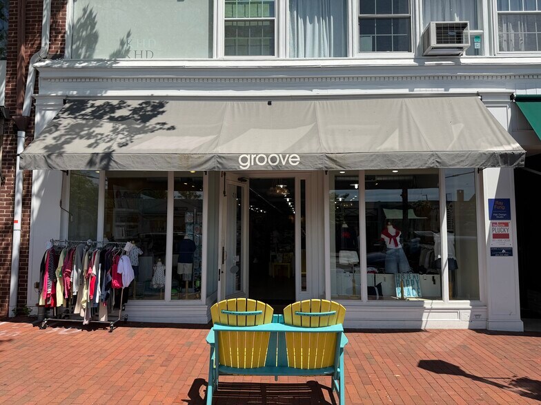 109-115 Elm St, New Canaan, CT à louer - Photo de l’immeuble – Image 1 sur 10