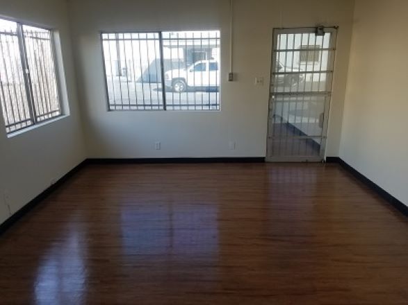 964 W 9th St, Upland, CA à louer - Photo de l’immeuble – Image 2 sur 5