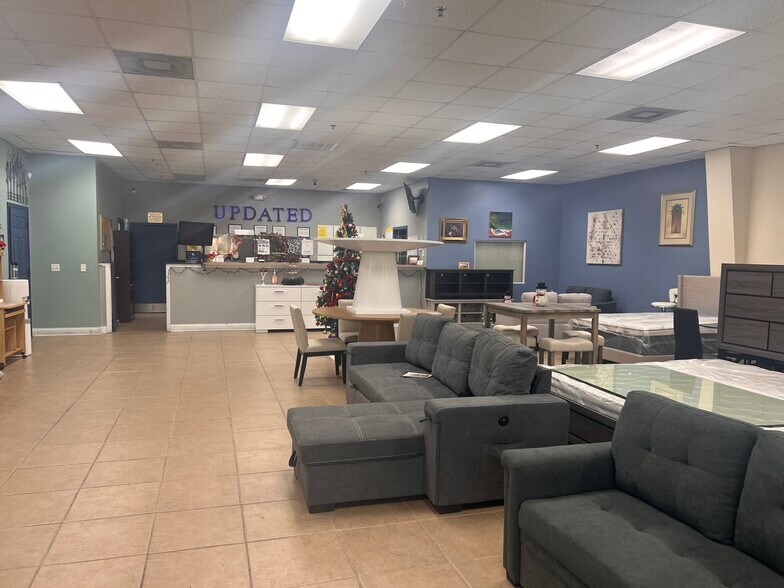 247 Power Ct, Sanford, FL à vendre - Photo intérieure – Image 3 sur 25