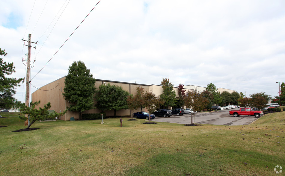5145-5185 Hickory Hill Rd, Memphis, TN à louer - Photo principale – Image 1 sur 7