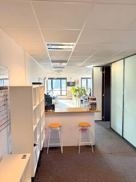 Bureau dans FOURQUEUX à louer - Photo de l’immeuble – Image 2 sur 7