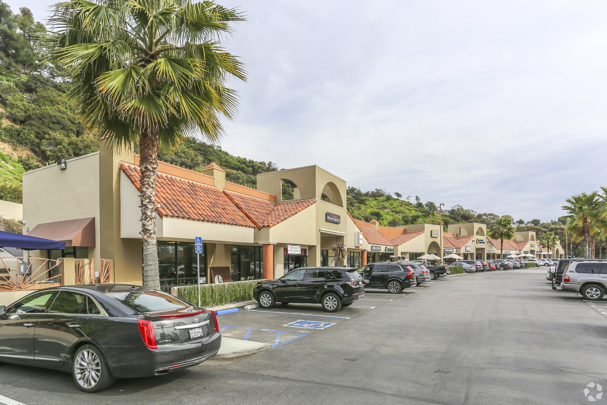514-548 Palisades Dr, Pacific Palisades, CA à louer Photo principale– Image 1 sur 38