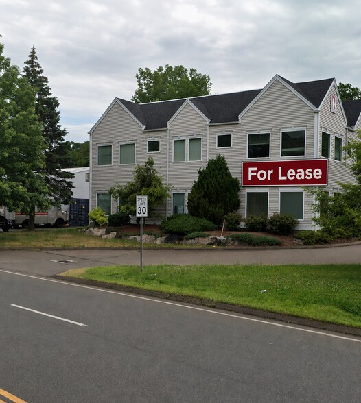 163 Cedar St, Branford, CT à louer - Photo de l’immeuble – Image 2 sur 12